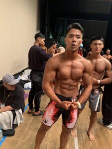 舞台前のユウタポージング