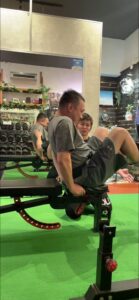 Hさんトレーニング風景ニートゥチェスト