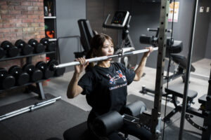 フィットネスボックス ゼロ【那覇市山下町店】トレーニング風景女性モデル③