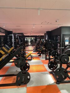 フィットイージー 那覇新都心店内観①