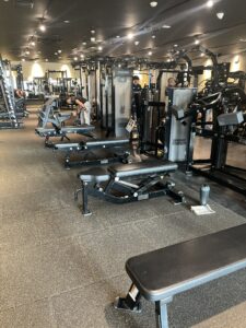 FiT24 那覇古波蔵店内観