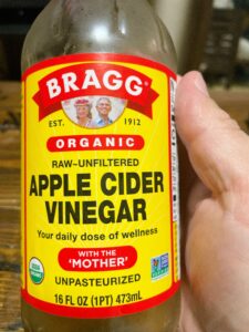 血糖値の上昇を緩やかにするために食前に摂取するリンゴ酢