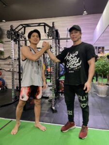 英語でのパーソナル指導に対応する新トレーナージンのプロフィール写真