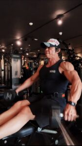 全身法トレーニングで仕上げた肩・腕の筋肉