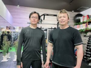 那覇市のパーソナルジム イチで初セッションを迎えたU様と代表Ichi